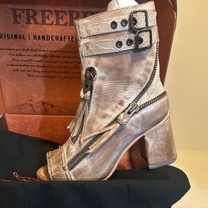 Freebird Women's Distressed Beige Heeled Boots